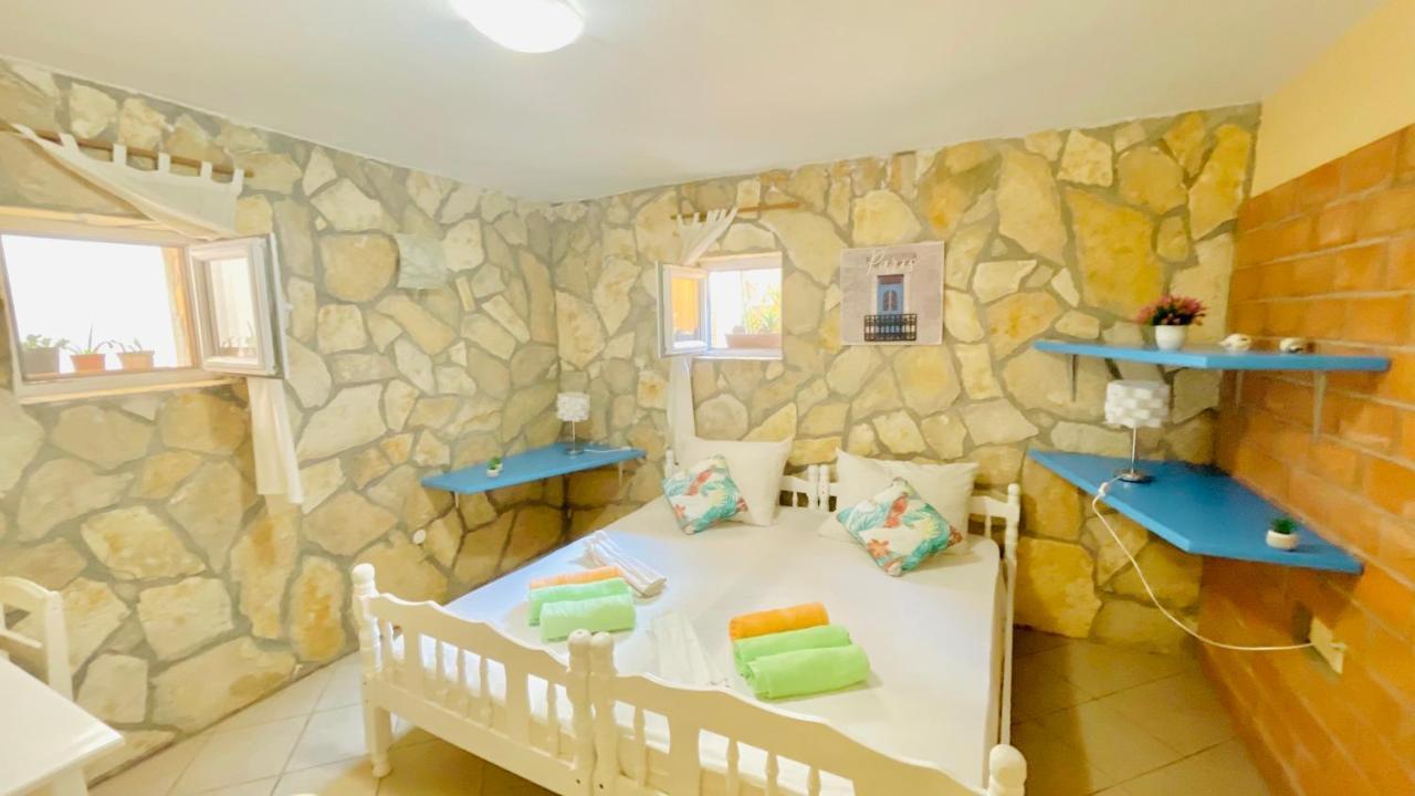 Colorful And Happy Apartment Sukosan - With Parking 外观 照片