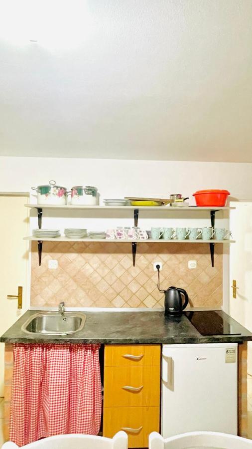 Colorful And Happy Apartment Sukosan - With Parking 外观 照片