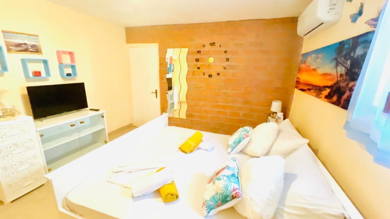 Colorful And Happy Apartment Sukosan - With Parking 外观 照片