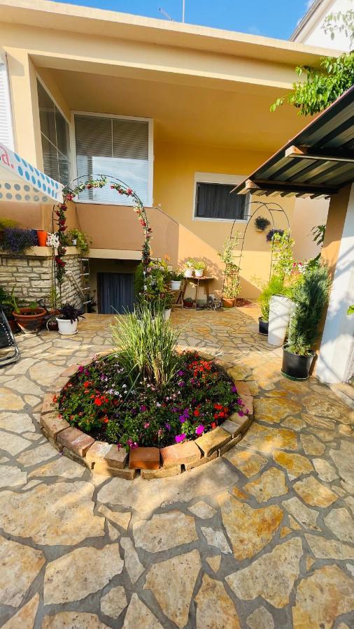 Colorful And Happy Apartment Sukosan - With Parking 外观 照片