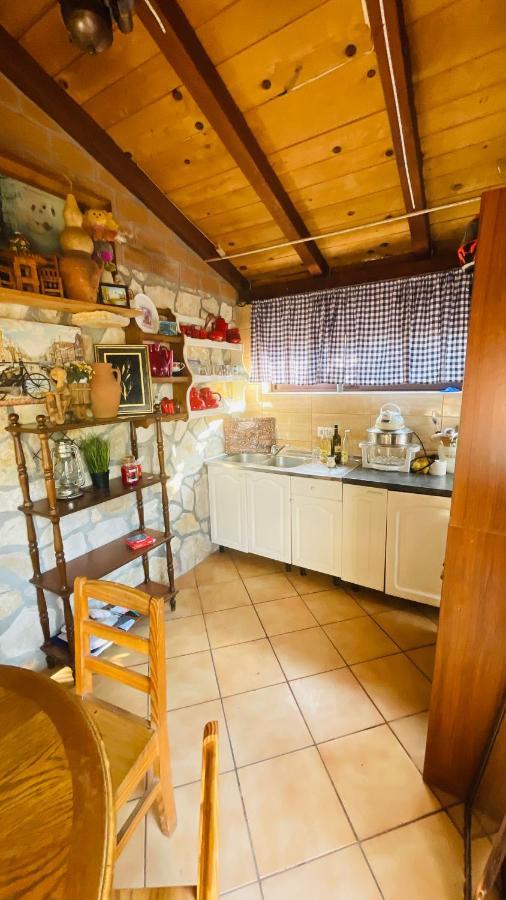 Colorful And Happy Apartment Sukosan - With Parking 外观 照片